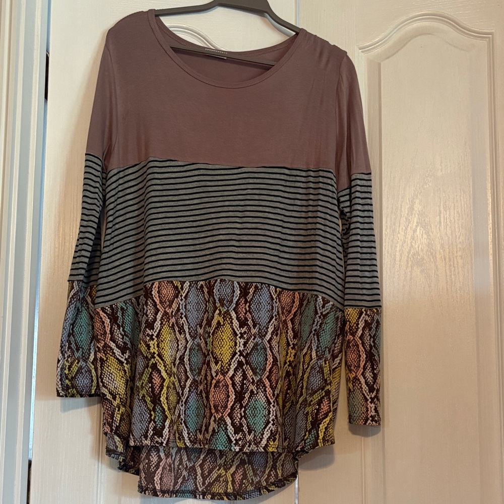 Women’s Long Sleeve Colorblock & Snake-Print Tunic Top - Mauve/Multicolor